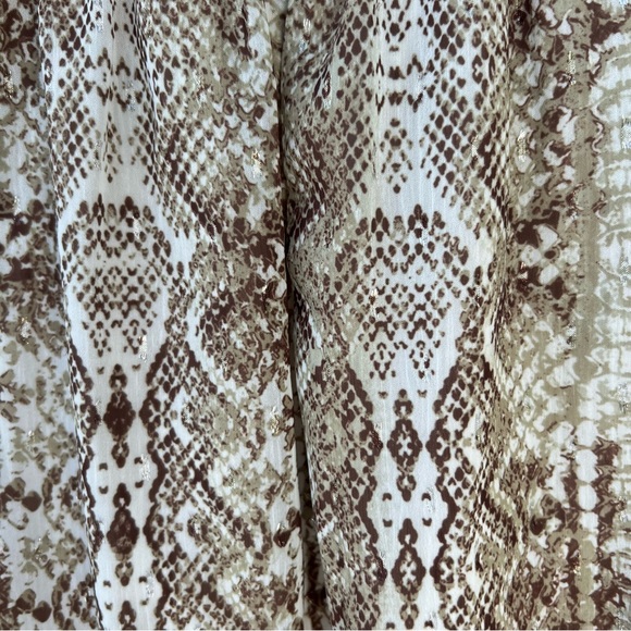 WAY Dutchess Smocked Waist Puff Sleeve Top Sand  Sand Snake - Picture 6 of 9